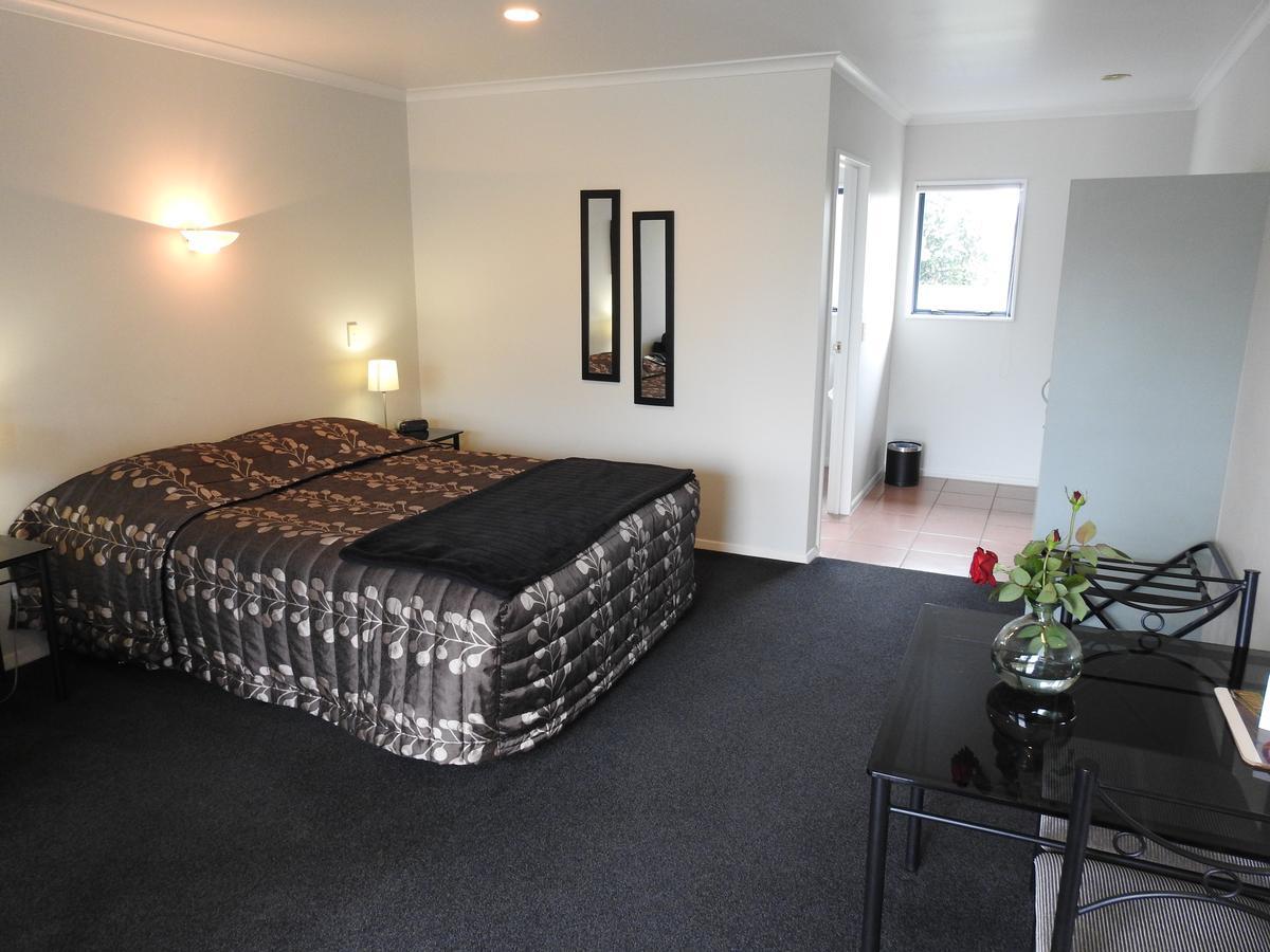 Tudor Lodge Motel Гавера Екстер'єр фото
