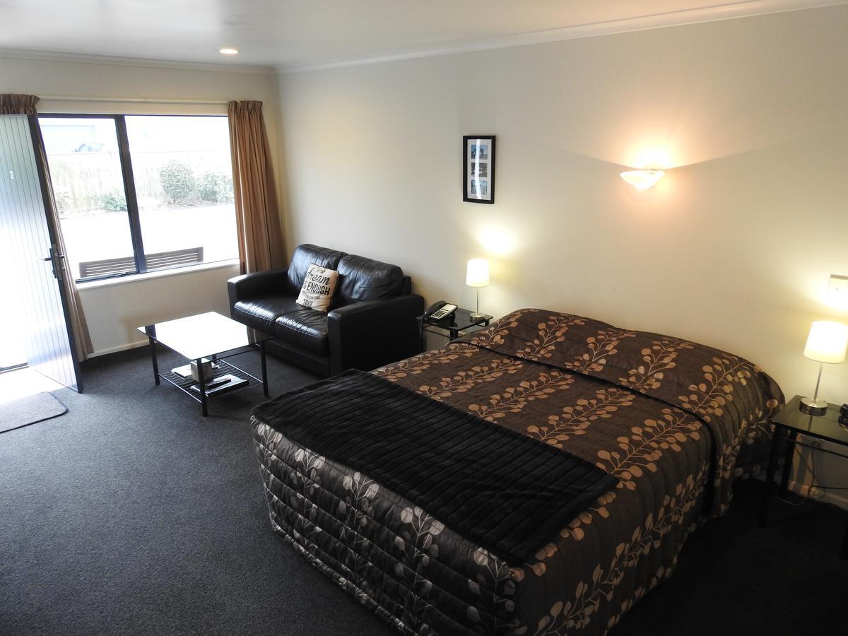 Tudor Lodge Motel Гавера Екстер'єр фото