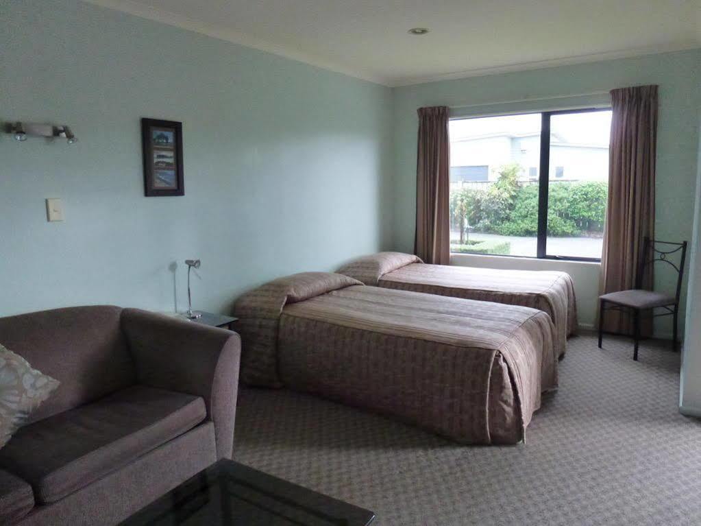 Tudor Lodge Motel Гавера Екстер'єр фото