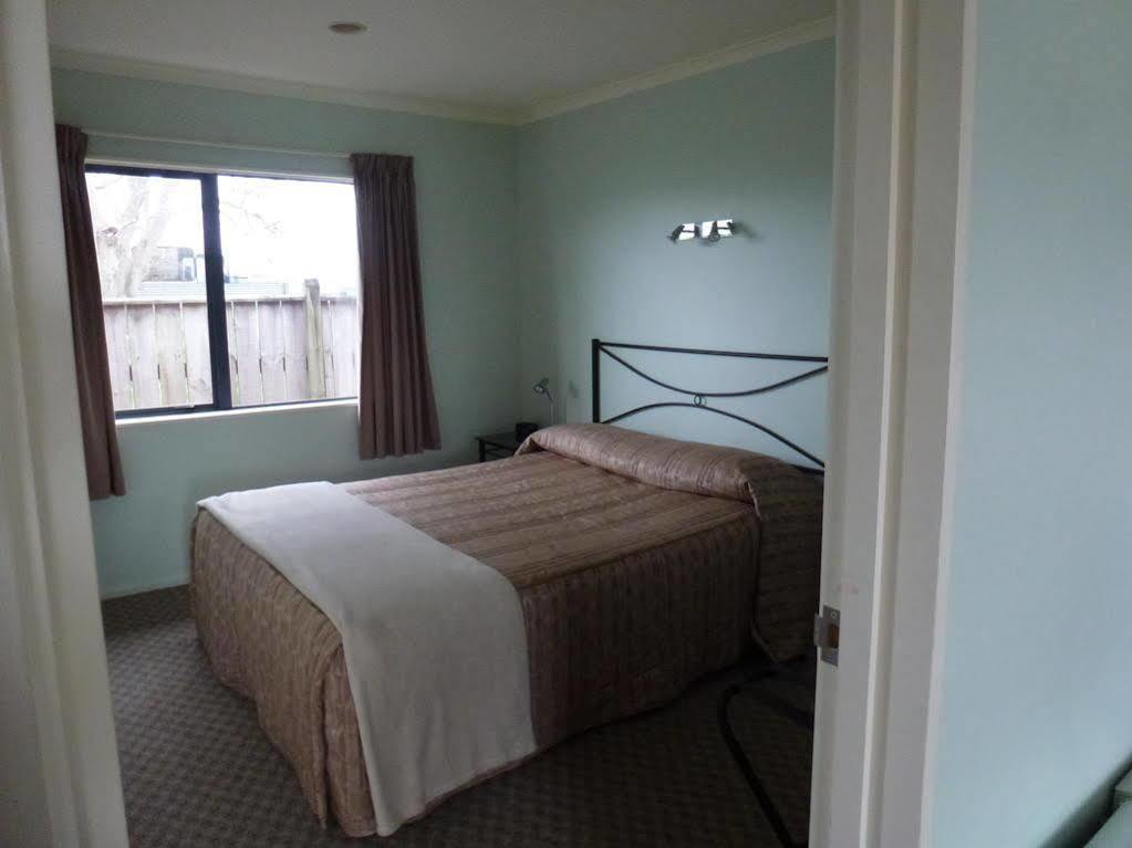 Tudor Lodge Motel Гавера Екстер'єр фото