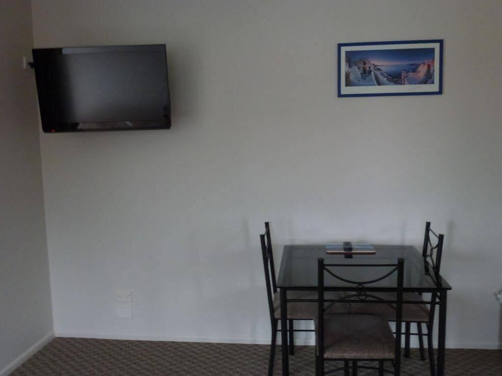 Tudor Lodge Motel Гавера Екстер'єр фото