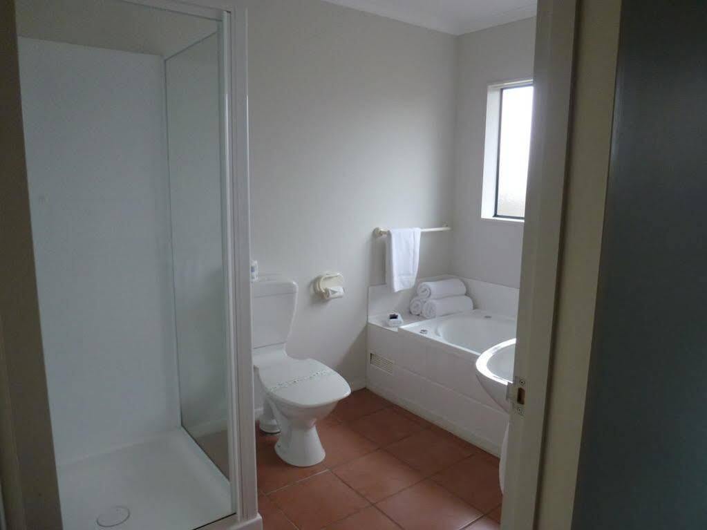 Tudor Lodge Motel Гавера Екстер'єр фото